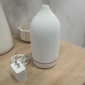 Vitruvi Stone Essential Oil Diffuser in White